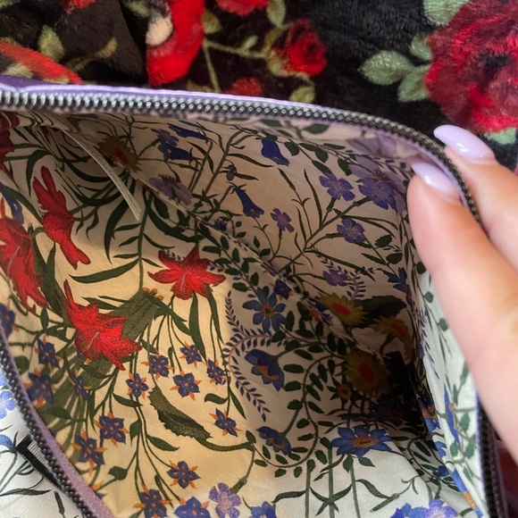 Authentic Gucci Makeup Beauty Bag - Picture 2 of 2